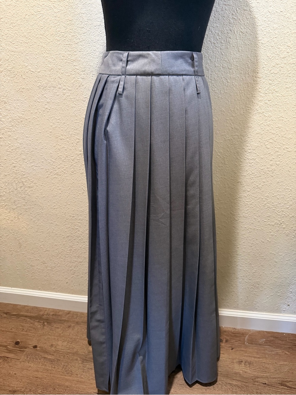 New Commense Gray Pleated Maxi Skirt - Picture 2 of 7
